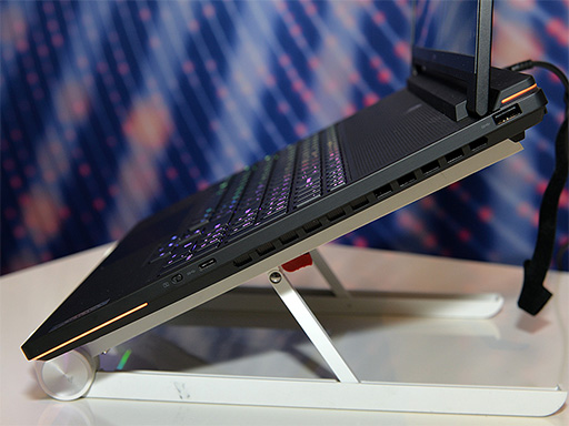 画像集 No.007のサムネイル画像 / 液冷クーラー内蔵の16インチ級ゲームノートPC「Legion 9i」をLenovoが発表