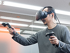 徳岡正肇の これをやるしかない!:VR空間内を歩き回れる夢のシステム「HTC Vive」が持つ可能性と課題について考える