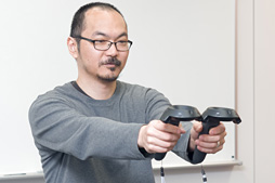 画像集 No.007のサムネイル画像 / 徳岡正肇の これをやるしかない！：VR空間内を歩き回れる夢のシステム「HTC Vive」が持つ可能性と課題について考える