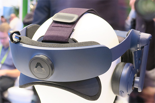 画像集 No.009のサムネイル画像 / ［CES 2018］HTC，解像度が向上した新型VR HMD「Vive Pro」を発表。Viveをワイヤレス化する純正アダプターも