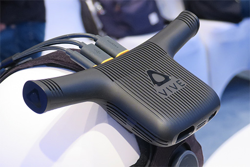 画像集 No.010のサムネイル画像 / ［CES 2018］HTC，解像度が向上した新型VR HMD「Vive Pro」を発表。Viveをワイヤレス化する純正アダプターも