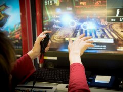 モーションセンサー操作の対戦アクション「マジシャンズデッド」はどんなゲームなのか。“魔法使い”になりきってお届けする,ロケテ直前プレイレポート