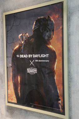 画像集#003のサムネイル/東京・池袋で「Dead by Daylight」のコラボバーが7月31日まで開催中。“死んだ犬の酒場”をイメージした店内で,コラボカクテルを楽しもう