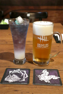 画像集#018のサムネイル/東京・池袋で「Dead by Daylight」のコラボバーが7月31日まで開催中。“死んだ犬の酒場”をイメージした店内で,コラボカクテルを楽しもう
