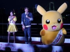 夏のデックス東京ビーチはポケモンでいっぱい! ピカチュウ&ボルケニオンも駆けつけた,イルミネーション点灯式をレポート
