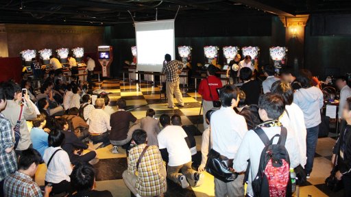画像集 No.003のサムネイル画像 / 「QMA JAPAN TOUR 2016 賢神降臨」の初戦が開幕。KONAMI公認「賢竜杯 第2回ウェアハウスカップ」レポート