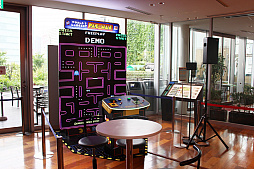 画像集 No.020のサムネイル画像 / 「PAC-MAN GINZA STYLE」が銀座三越でスタート。120種以上の「パックマン」グッズや，貴重なアーケードゲームが夏休みの銀座に大集合