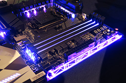 画像集 No.032のサムネイル画像 / Kaby Lake-S対応のIntel 200シリーズチップセット搭載マザーボードが各社から一斉に発表。販売は1月6日から