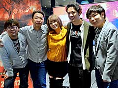 「バイオハザード7」と「コニカミノルタ VirtuaLink in DiverCity Tokyo Plaza」のコラボを記念したイベントをレポート。タレントのてんちむさんが登場したほか,開発スタッフのトークも