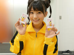 「ゴッドオブハイスクール」,蒼生桃子役の高野麻里佳さんが編集部にやって来た。サイン入りチェキをかけた戦いを動画で紹介