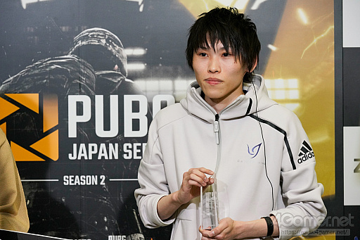 画像集 No.010のサムネイル画像 / 「PUBG JAPAN SERIES Season2 Grade1」。V3Fが2ドン勝でSSSに迫り,CGXも猛烈な追い上げを見せたDay2レポートを写真たっぷりでお届け