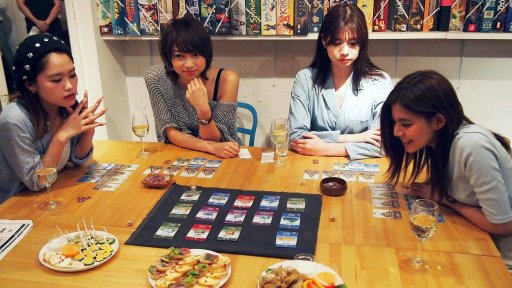 画像集 No.001のサムネイル画像 / 「街コロ」は，果たして合コンにも使えるのか。コラムニスト・犬山紙子さんの進行による“ボドゲ女子会”潜入レポート