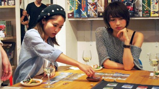 画像集 No.008のサムネイル画像 / 「街コロ」は，果たして合コンにも使えるのか。コラムニスト・犬山紙子さんの進行による“ボドゲ女子会”潜入レポート