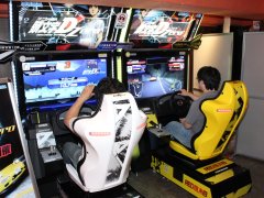 「頭文字D ARCADE STAGE Zero」のプレ・ロケテストが8月7日まで都内3店舗で開催中。新筐体と新モードで味わうタイマンレースを,いち早く体験してみよう