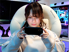 大きな背もたれで顔が小さく見えるという配信者向けチェアがBauhutteから登場