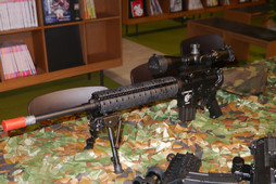 画像集 No.005のサムネイル画像 / 応募者が全員参加できる新作FPS「BLACK SQUAD」のCBT募集は10月12日にスタート。最強広報チームも決定したプレスカンファレンスをレポート