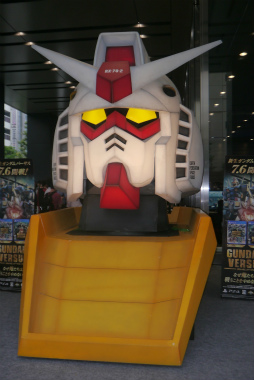 画像集 No.008のサムネイル画像 / 「ガンダムバーサスまつりin秋葉原」レポート。新旧プロデューサーが歴代シリーズ作品にまつわるトークを展開