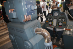 画像集 No.012のサムネイル画像 / 「ガンダムバーサスまつりin秋葉原」レポート。新旧プロデューサーが歴代シリーズ作品にまつわるトークを展開