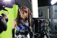 画像集 No.003のサムネイル画像 / 「地球防衛軍5」，浅川梨奈さん出演のTVCMが放映開始。EDFがニュース番組をジャックする第6弾プロモーション映像も公開
