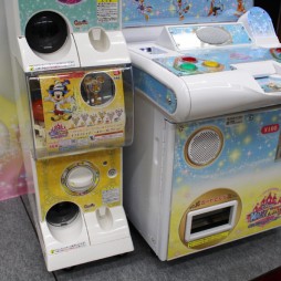 画像集 No.014のサムネイル画像 / データカードダスとガシャポンが連動。新作「データカードダス ディズニー マジックキャッスル キラキラシャイニー★スター」は12月8日稼働予定
