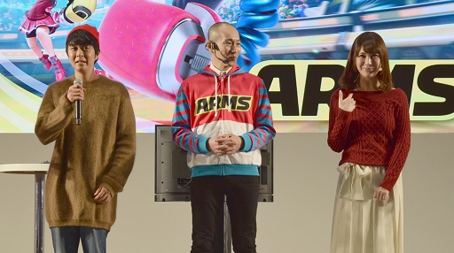 画像集 No.005のサムネイル画像 / Nintendo Switch 体験会の「ARMS」紹介ステージをレポート。椿姫彩菜さんが特訓を受けて“ARMSレディ&ボーイ”に挑戦