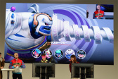 画像集 No.014のサムネイル画像 / Nintendo Switch 体験会の「ARMS」紹介ステージをレポート。椿姫彩菜さんが特訓を受けて“ARMSレディ&ボーイ”に挑戦