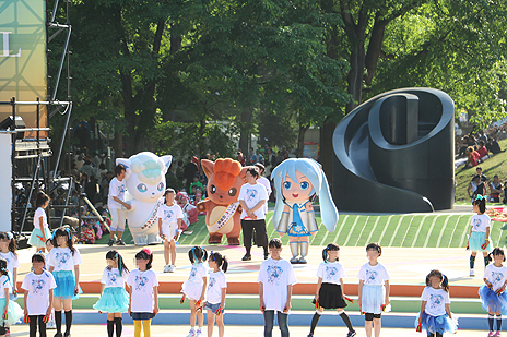 画像集 No.007のサムネイル画像 / さっぽろ雪まつりでの「北海道だいすき発見隊 アローラロコン」×「SNOW MIKU 2020」コラボが決定。限定グッズの販売もあり
