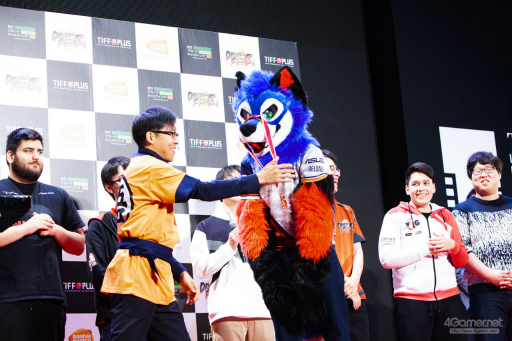 画像集 No.062のサムネイル画像 / 「ドラゴンボール ファイターズ」の最強プレイヤーが集結。第31回 東京国際映画祭にて行なわれた招待制トーナメント大会“超（スーパー）マッチ”レポート