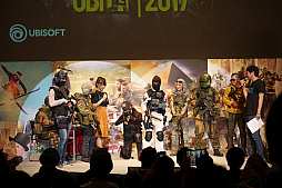画像集 No.005のサムネイル画像 / 「UBIDAY2017」をレポート。タチャンカの等身大電動フィギュアが手を振り，コスプレコンテストが行われ，新規タイトルが発表された