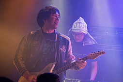 画像集#004のサムネイル/「雷電」や「ソニックウイングス」「アカとブルー」などの楽曲がアツく演じられた「ゲームとテクノがスキ!」をレポート。真尾まおも登場!?