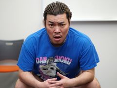 カタギにも分かる「龍オン」ドンパチ指南:第5回「龍が如くファン代表,男色ディーノ選手にインタビュー。シリーズファンだからこそやるべき龍オンの魅力とは?」