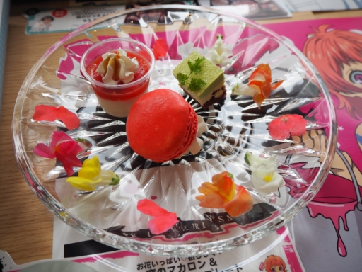 画像集 No.012のサムネイル画像 / おすすめメニューはカレードリンク。「KING OF PRISM-Shiny Seven Stars-」×プリズムストーンカフェをレポート
