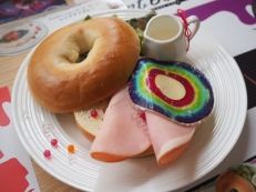 画像集 No.020のサムネイル画像 / おすすめメニューはカレードリンク。「KING OF PRISM-Shiny Seven Stars-」×プリズムストーンカフェをレポート