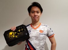 画像集 No.001のサムネイル画像 / カジュアル向けアケコン「Qanba Drone」が2月1日発売。税込1万1070円で予約受け付けが始まる