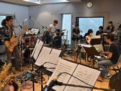 7月7日・8日公演「ロックマン30周年記念ライブ」のリハーサルをレポート。アレンジを担当した岩垂さんと上倉さんにライブへの意気込みを聞いた