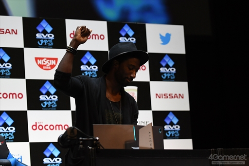 画像集 No.002のサムネイル画像 / ［EVO Japan］フランスの代表として戦い，頂点に立てたことを誇りに思う――「ソウルキャリバーVI」部門優勝，Keev選手インタビュー
