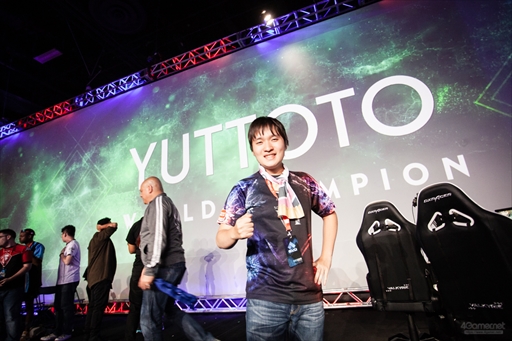 画像集 No.003のサムネイル画像 / 【速報】［EVO2019］「ソウルキャリバーVI」部門の優勝はゆっとと選手。日本の若手が世界の頂点に立つ