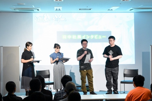 画像集 No.010のサムネイル画像 / 「ドールズフロントライン」5周年感謝祭を秋葉原ラジオ会館で開催。まさかのサプライズ，サンボーン代表の羽中氏の登場に会場騒然