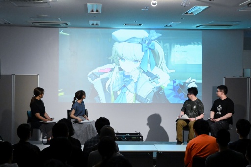 画像集 No.011のサムネイル画像 / 「ドールズフロントライン」5周年感謝祭を秋葉原ラジオ会館で開催。まさかのサプライズ，サンボーン代表の羽中氏の登場に会場騒然