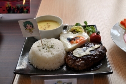 画像集 No.003のサムネイル画像 / 「キラッとプリ☆チャン プリズムストーンカフェ原宿」の内覧会をレポート。キャラをイメージした可愛くておいしいメニューがいっぱい！