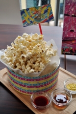 画像集 No.005のサムネイル画像 / 「キラッとプリ☆チャン プリズムストーンカフェ原宿」の内覧会をレポート。キャラをイメージした可愛くておいしいメニューがいっぱい！