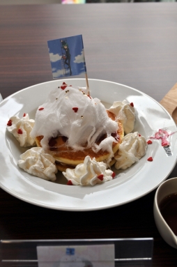 画像集 No.007のサムネイル画像 / 「キラッとプリ☆チャン プリズムストーンカフェ原宿」の内覧会をレポート。キャラをイメージした可愛くておいしいメニューがいっぱい！