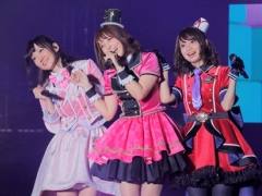 セインツの3人が登場した「み〜んなでキラッとプリティーライブ2018」をレポート。ドリームチーム「ドロマゲドン・ひ」による新曲も