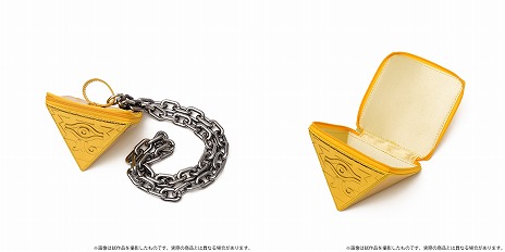 画像集 No.002のサムネイル画像 / Cボタンも押し放題。アニメ版「遊☆戯☆王」シリーズより「千年パズルポーチ」「エネミーコントローラービッグクッション」の予約受付がスタート