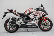 画像集 No.008のサムネイル画像 / 「真・三國無双8」が鈴鹿8耐とコラボ。陸遜がホンダ，趙雲がカワサキ，鍾会がスズキ，曹丕がヤマハを応援