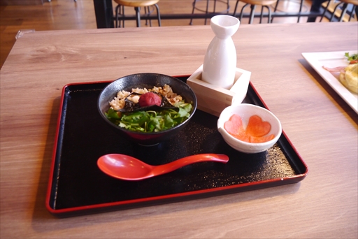 画像集#012のサムネイル/カプコンカフェ×大神コラボメニュー試食レポート。キャラクターをイメージした素敵なドリンクに加え,和風のご飯ものも充実