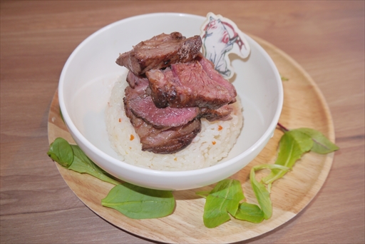 画像集#014のサムネイル/カプコンカフェ×大神コラボメニュー試食レポート。キャラクターをイメージした素敵なドリンクに加え,和風のご飯ものも充実