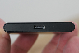 画像集#004のサムネイル/NVMe/PCIe内部接続のSamsung製外付けSSD「Portable SSD T7 Touch」が2月下旬に国内発売に。指紋認証センサーも搭載