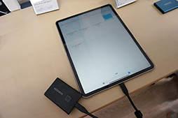 画像集#010のサムネイル/NVMe/PCIe内部接続のSamsung製外付けSSD「Portable SSD T7 Touch」が2月下旬に国内発売に。指紋認証センサーも搭載