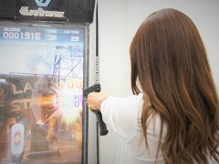 エアソフトガンを実際に撃って楽しむアトラクション「GunArena」が12月17日から全国29店舗で先行稼働開始